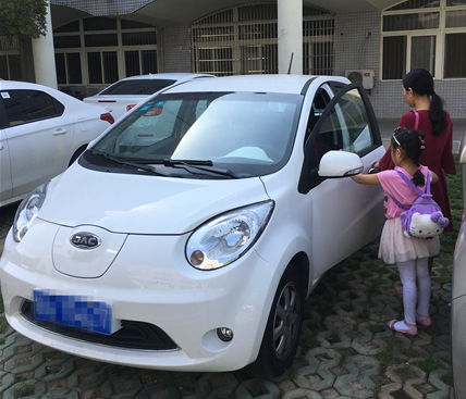 江淮iEV6E用车体验：易开易停，城市代步首选